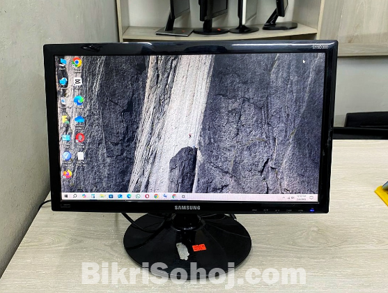 Samsung 19” S19D300NY HD Monitor